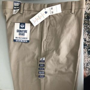 Docker’s signature khaki 42x36 tan NWT